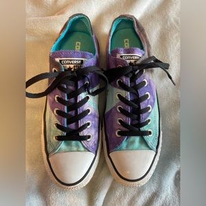 Blue/purple colorblock converse
